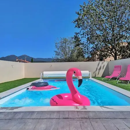 10 People With Private Pool In A Quiet Area Villa Maureillas